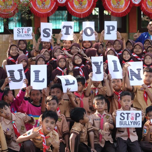 STOP BULLYING, TEBAR KEBAIKAN BUKAN KEBENCIAN OLEH TIM KKN UMAHA DI SDN 2 KALIMATI TARIK